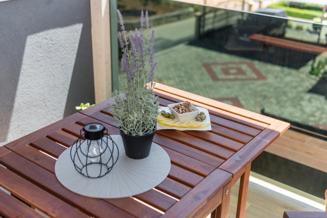 New And Chic Place Near Old Town Of Trogir Extérieur photo