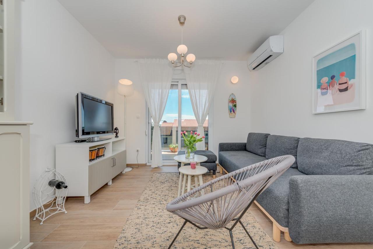New And Chic Place Near Old Town Of Trogir Extérieur photo