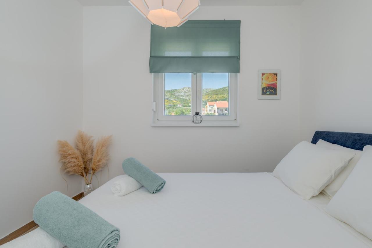 New And Chic Place Near Old Town Of Trogir Extérieur photo