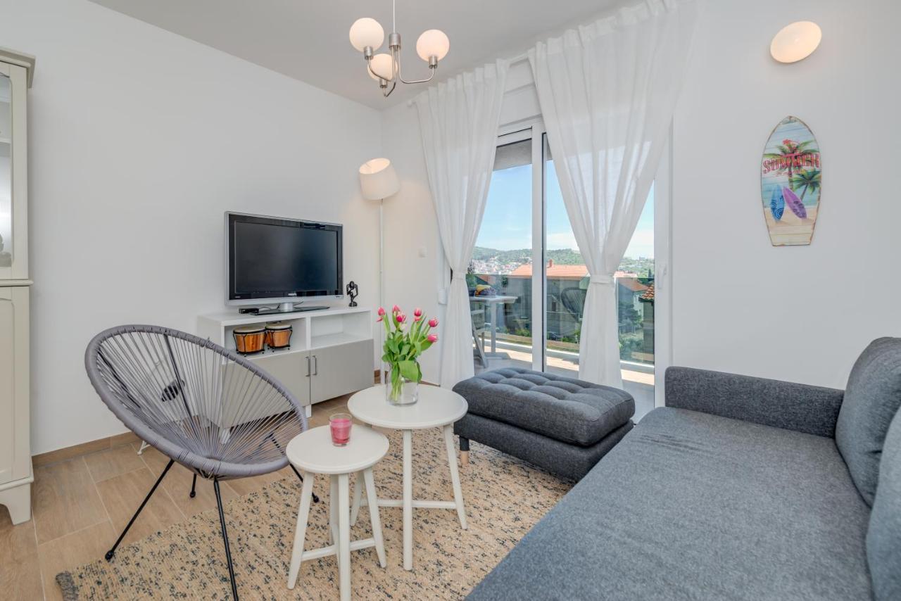 New And Chic Place Near Old Town Of Trogir Extérieur photo