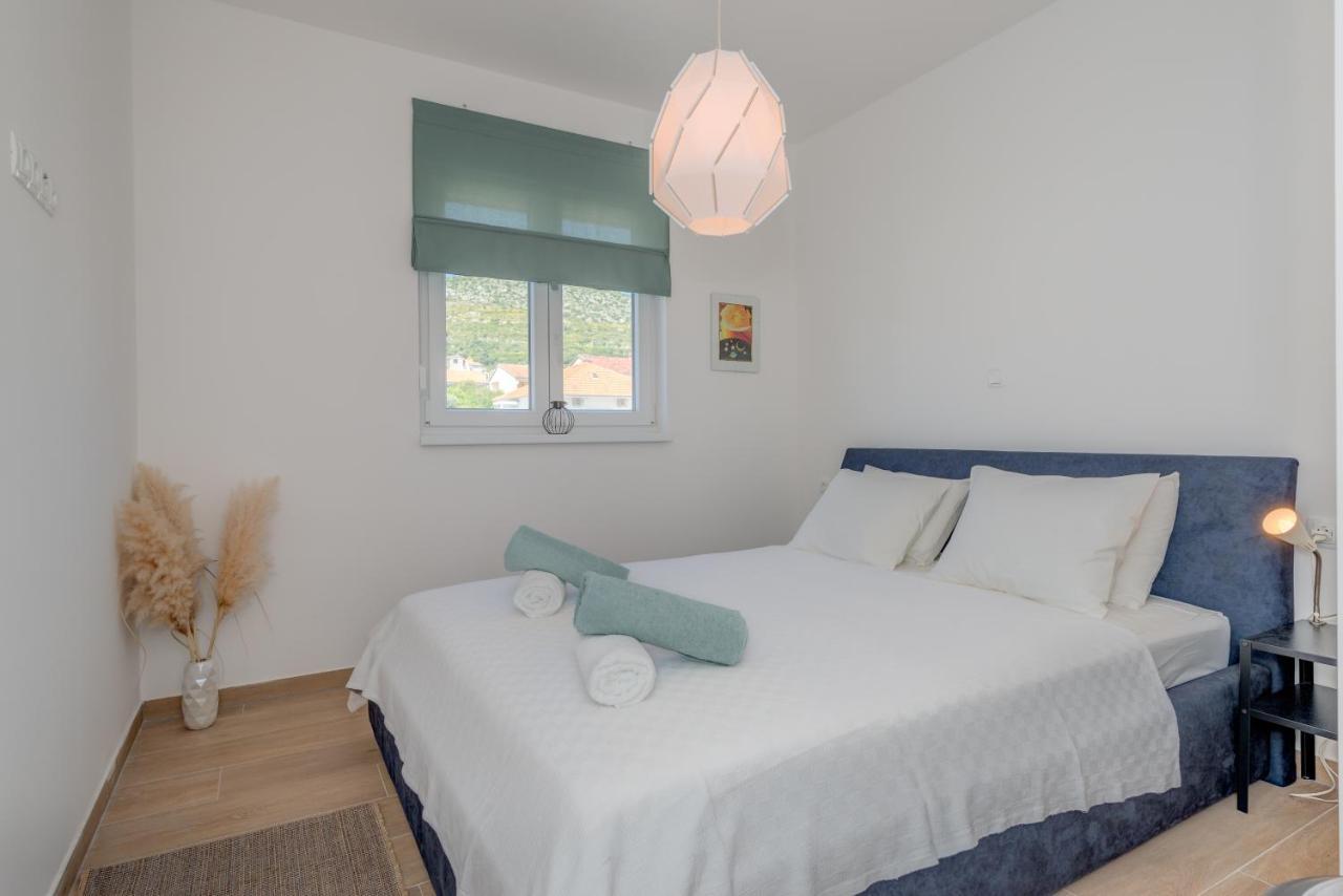 New And Chic Place Near Old Town Of Trogir Extérieur photo